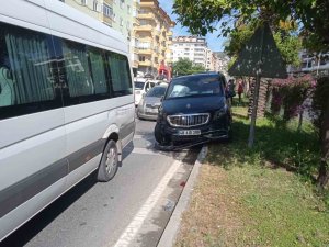 Alanya’da 4 araçlı zincirleme trafik kazası