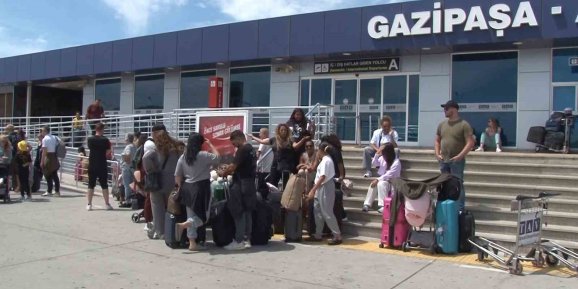 Antalya’da Gazipaşa Havalimanındaki uçak arızası diğer uçakların yolcularını vurdu