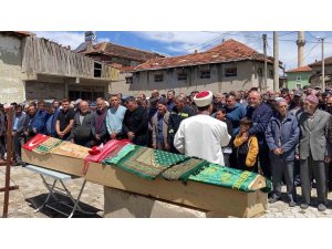 Yürek yakan kazanın cenazesinde gözyaşları sel oldu