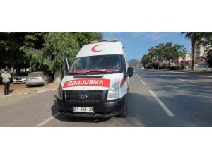 Trafikten men edilen sahte plakalı ambulansla kaçak sigara ticareti polise takıldı