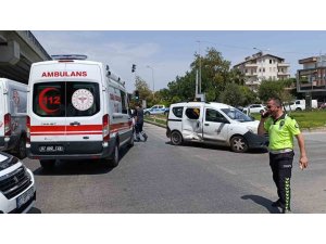 Kazaya giden ambulans kaza yaptı