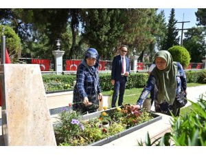 Kepez’de bayram öncesi şehit aileleri unutulmadı