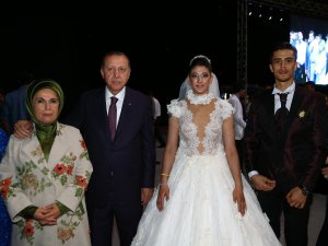 Cumhurbaşkanı Erdoğan, Antalya’da düğüne katıldı
