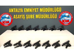 Antalya’da ruhsatsız silah satışına polis engeli: 3 tutuklama