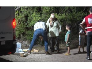 Yangında evlerinden tahliye olan vatandaşlar geceyi araçlarında geçirdi