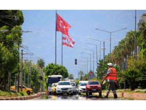 Antalya’da termometreler çıldırdı: Ağustos ayının en sıcak günlerinden biri yaşanıyor