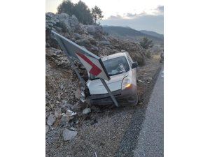 Antalya’da trafik kazası: 2 yaralı