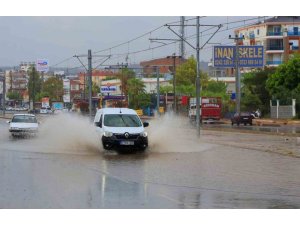 Antalya’da bir kilometre arayla iki mevsim yaşandı