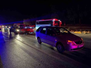 Antalya’da 3 araçlı zincirlemeli kaza: 1 yaralı