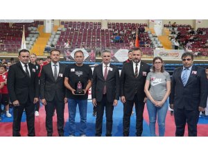 Enes Gündaşlı’nın anısına Türkiye Yıldızlar Takım Karate Şampiyonası Isparta’da başladı