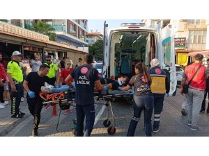 Kazaya gelen ambulans kaza yaptı, sağlıkçılar olay yerine yaya olarak geldi