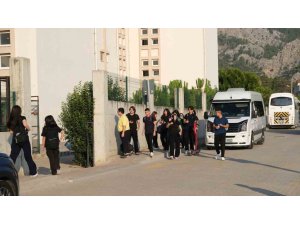 Kemer’de lise öğrencilerine ücretsiz servis imkanı