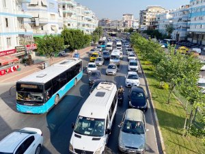 Trafikte okul yoğunluğu