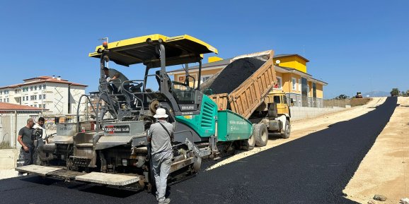 Serik’te asfalt çalışmaları sürüyor