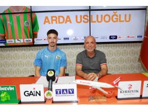 Alanyaspor, genç santrforu renklerine bağladı