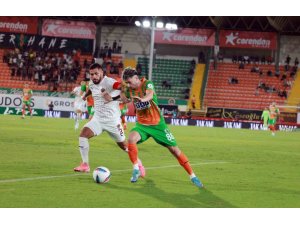 Trendyol Süper Lig: Corendon Alanyaspor: 0 - A. Hatayspor: 0 (İlk yarı)