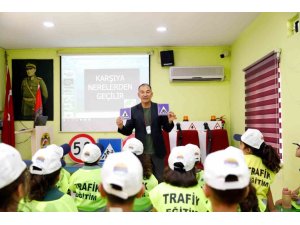 Alanya Belediyesi Trafik Eğitim Parkı minik öğrencileri ağırladı