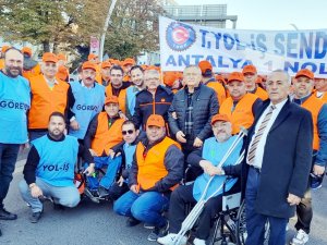 İşçi eylemi için Antalya’dan 10 otobüs kalktı