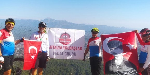 Antalya Yoldaşlar Pedal Grubu'ndan Cumhuriyet'in 101. Yılına Özel Anlamlı Tırmanış