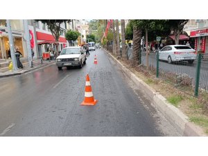 Yağış ve yola dökülen hurmaların kayganlaştırdığı yollar kazaları da beraberinde getirdi