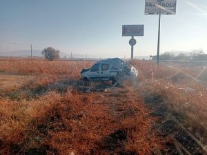 Burdur’da hafif ticari araç takla attı, 21 yaşındaki genç kız yaşamını yitirdi