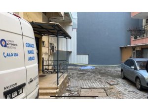 Serik’te 53 yaşındaki kadın sokakta ölü bulundu