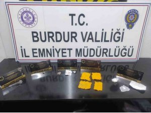 Burdur’da araçta ele geçirilen uyuşturucuya 2 tutuklama