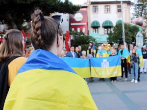 Ukraynalılar savaşı protesto etti