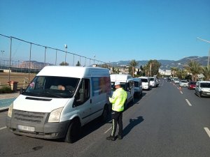 Antalya’da trafik denetimlerinde 41 bin sürücü denetlendi 17 bin  ceza kesildi