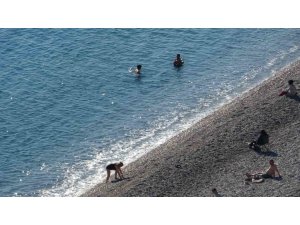 Antalya’da aralık ayında yazdan kalma günler yaşanıyor