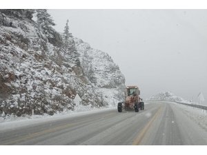 Antalya’da kar yağışı başladı