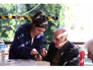 Alzheimer Hastalarının Umut Evi: “Mavi Ev”