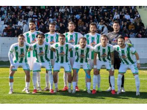 Manavgat Belediyespor liderliğini sürdürdü