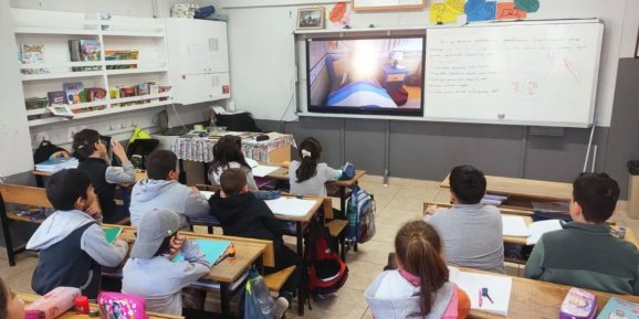 Öğrencilere deprem tatbikatı