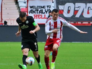 Trendyol Süper Lig: Antalyaspor: 0 - Çaykur Rizespor: 0 (İlk yarı)