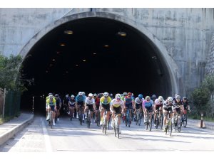Kemer’de  pedallar dostluk için döndü