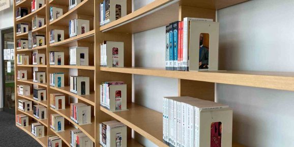 Kepez’den Ceza İnfaz Kurumu kütüphanesine anlamlı bağış