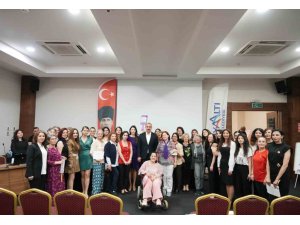 Kadınlar, sertifikalarını başkan Kotan’dan aldı