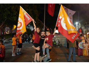 Galatasaray şampiyon oldu, Antalya sokaklara döküldü