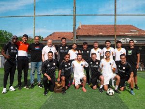 Emre Belözoğlu’ndan AÜ öğrencilerine sürpriz