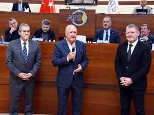 Subaşı: “Genel başkanlar siyaset alanını sınırlandırıyor”