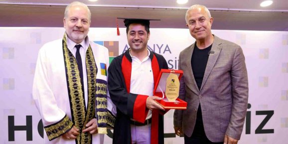 Alanya Üniversitesi 7. dönem mezunlarını törenle uğurladı