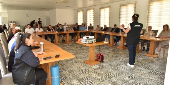 Şefkat ve Huzurevi sakinlerine  “Temel Afet Farkındalık Eğitimi”