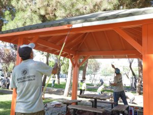 Semt spor sahası ve park alanı yenilendi