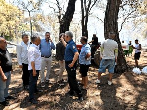 Başkan Uysal, söndürme çalışmalarını yakından takip etti