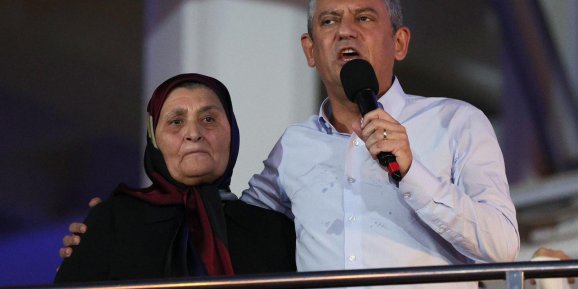Özel'den Antalya mitingi