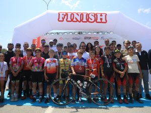 Şehitler anısına pedallar döndü