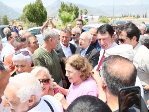 KIlıçdaroğlu cezavinde tutuklu Böcek ve Kara'yı ziyaret etti.