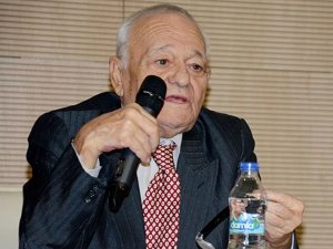 Antalya'nın eski Belediye Başkanı Selahattin Tonguç hayatını kaybetti.