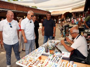 Alanya’da ipeğin izinde sergisi, tarihi Bedesten’de açıldı